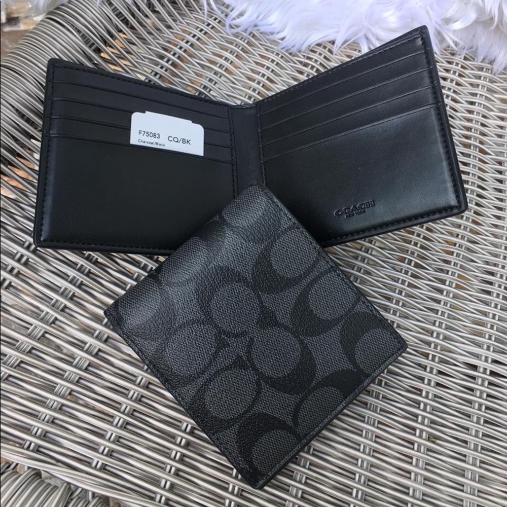 🌻Coach Men’s Wallet Double Billfold NWT.